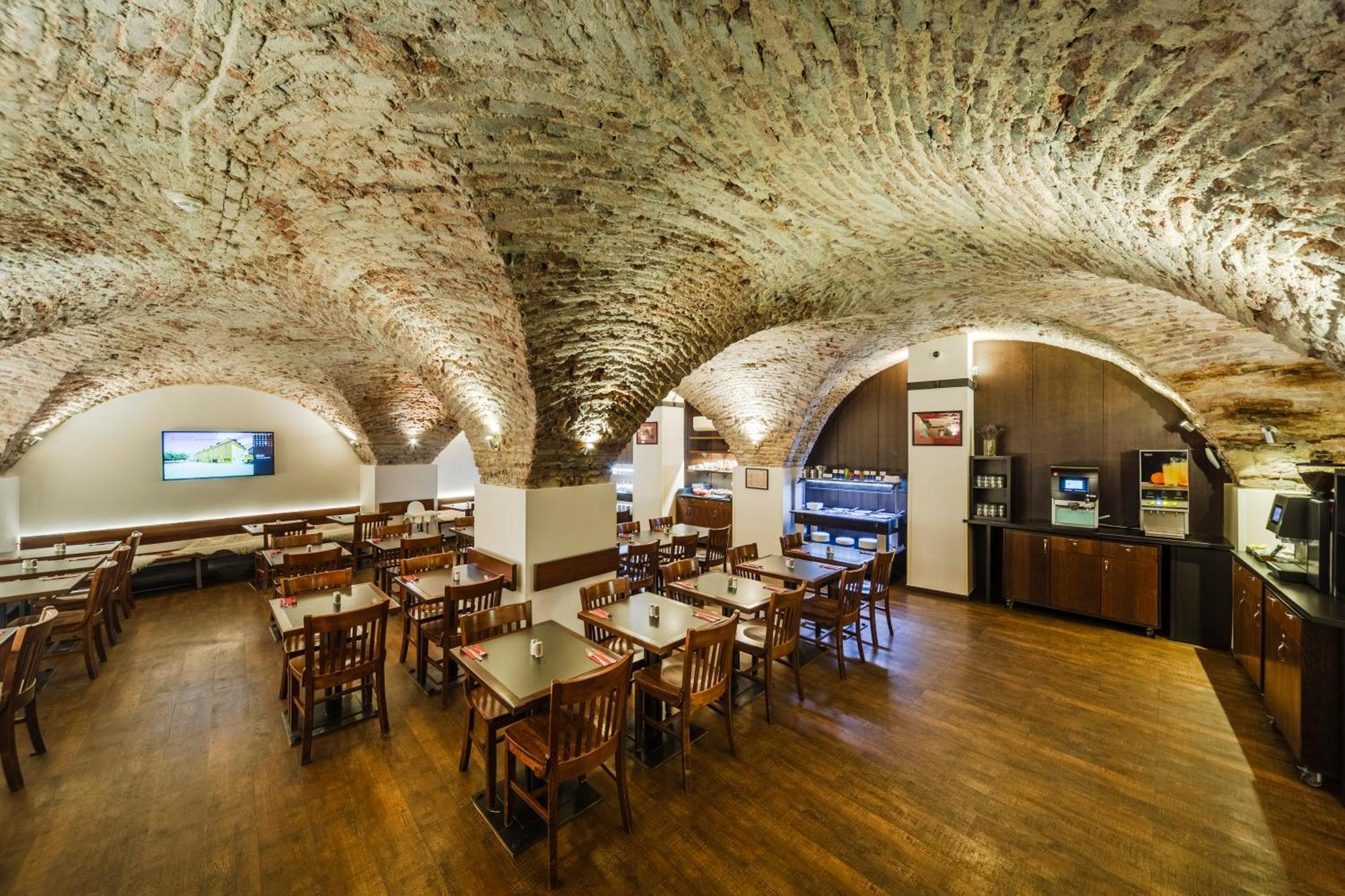 Hotel Archibald At The Charles Bridge Praha