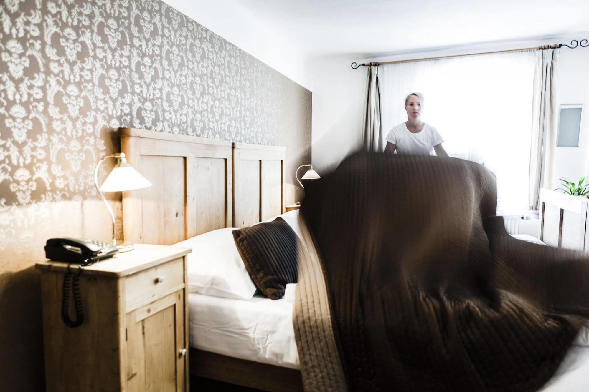 Hotel Archibald At The Charles Bridge Praha